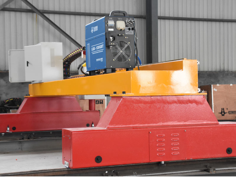 龍門式數(shù)控切割機 龍門式數(shù)控切割機