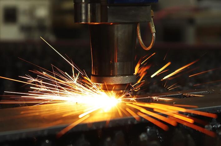 金屬激光切割機選擇河北信爾提供上門教學 金屬激光切割機選擇河北信爾提供上門教學