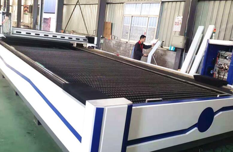 購(gòu)買切割機(jī)設(shè)備應(yīng)該考慮到哪些因素