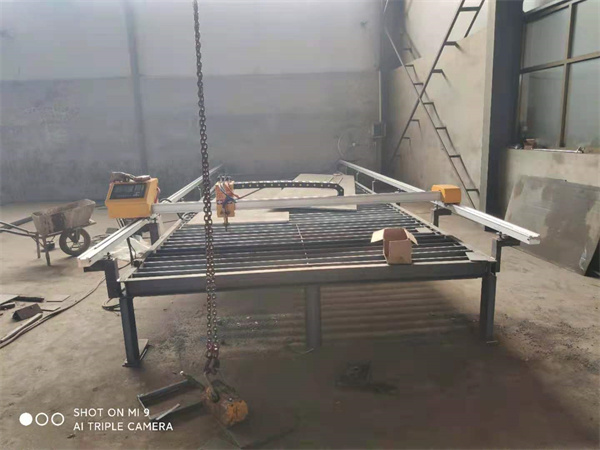 信爾小型數(shù)控等離子龍門切割機1
