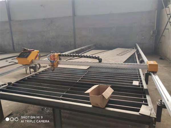 信爾小型數(shù)控等離子龍門切割機3