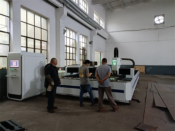 大功率數(shù)控激光切割機(jī) 大功率數(shù)控激光切割機(jī)