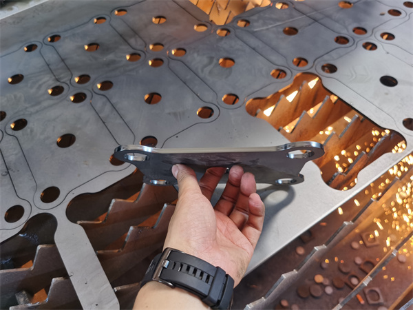 大功率數(shù)控激光切割機(jī) 大功率數(shù)控激光切割機(jī)