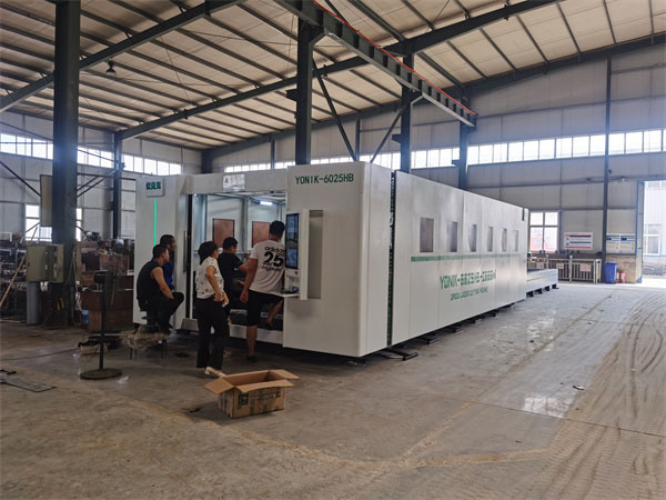 數(shù)控光纖激光切割機 數(shù)控光纖激光切割機